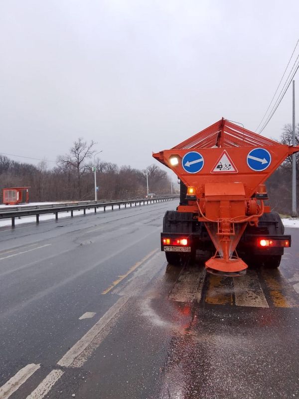 В зимнем режиме. 5 ноября в Уфе случился первый в этом сезоне снегопад В зимнем режиме. 5 ноября в Уфе случился первый в этом сезоне снегопад