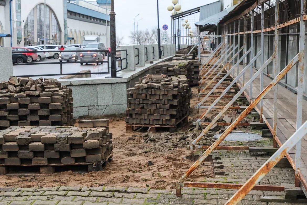 Ратмир Мавлиев: Начали приводить в порядок тротуар на улице Карла Маркса от ул. Заки Валиди до ул. Тукаева. Этот участок давно требовал внимания Ратмир Мавлиев: Начали приводить в порядок тротуар на улице Карла Маркса от ул. Заки Валиди до ул. Тукаева. Этот участок давно требовал внимания