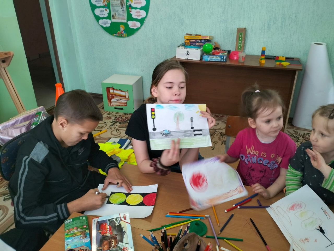 В рамках профилактической акции "Внимание - дети!" в социальном приюте для детей и подростков п. Чишмы, прошла встреча с инспектором ГИБДД В рамках профилактической акции "Внимание - дети!" в социальном приюте для детей и подростков п. Чишмы, прошла встреча с инспектором ГИБДД