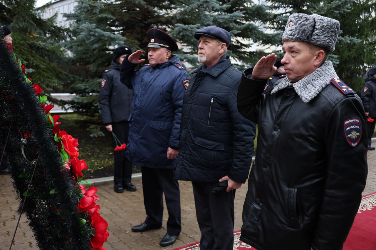 Голосуй за наших!. Поддержите своими голосами участника участкового из города Нефтекамска – участника Всероссийского конкурса МВД РФ «Народный участковый - 2025» Голосуй за наших!. Поддержите своими голосами участника участкового из города Нефтекамска – участника Всероссийского конкурса МВД РФ «Народный участковый - 2025»