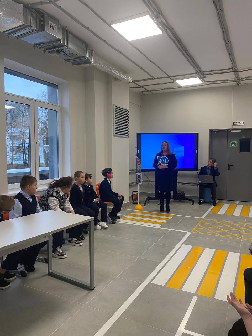 Сотрудники Госавтоинспекции Уфы провели профилактическое мероприятие в образовательном центре «Йондоз» Сотрудники Госавтоинспекции Уфы провели профилактическое мероприятие в образовательном центре «Йондоз»