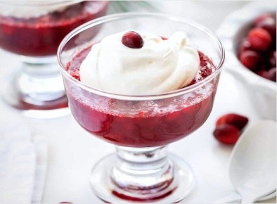 Клюква в снегу: осенний десерт с нотками свежести и ярких вкусов