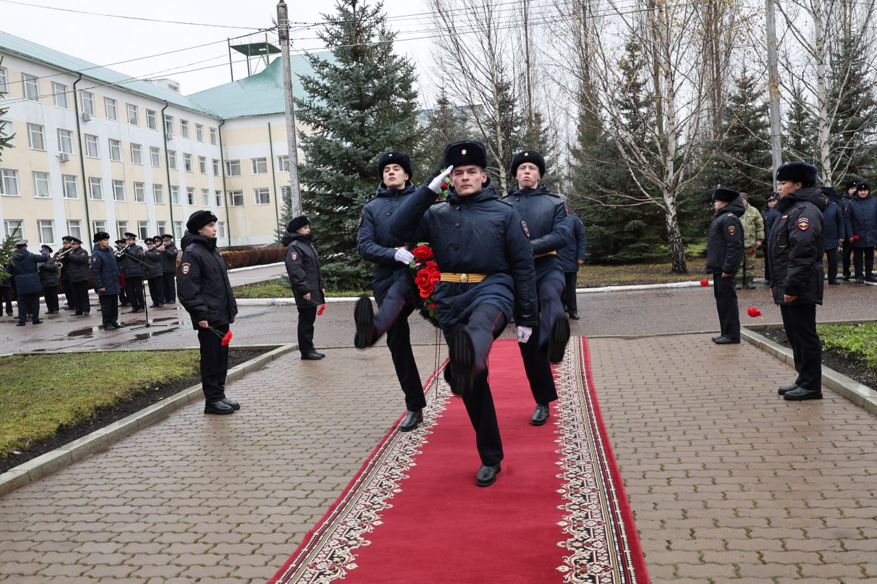 Голосуй за наших!. Поддержите своими голосами участника участкового из города Нефтекамска – участника Всероссийского конкурса МВД РФ «Народный участковый - 2025» Голосуй за наших!. Поддержите своими голосами участника участкового из города Нефтекамска – участника Всероссийского конкурса МВД РФ «Народный участковый - 2025»