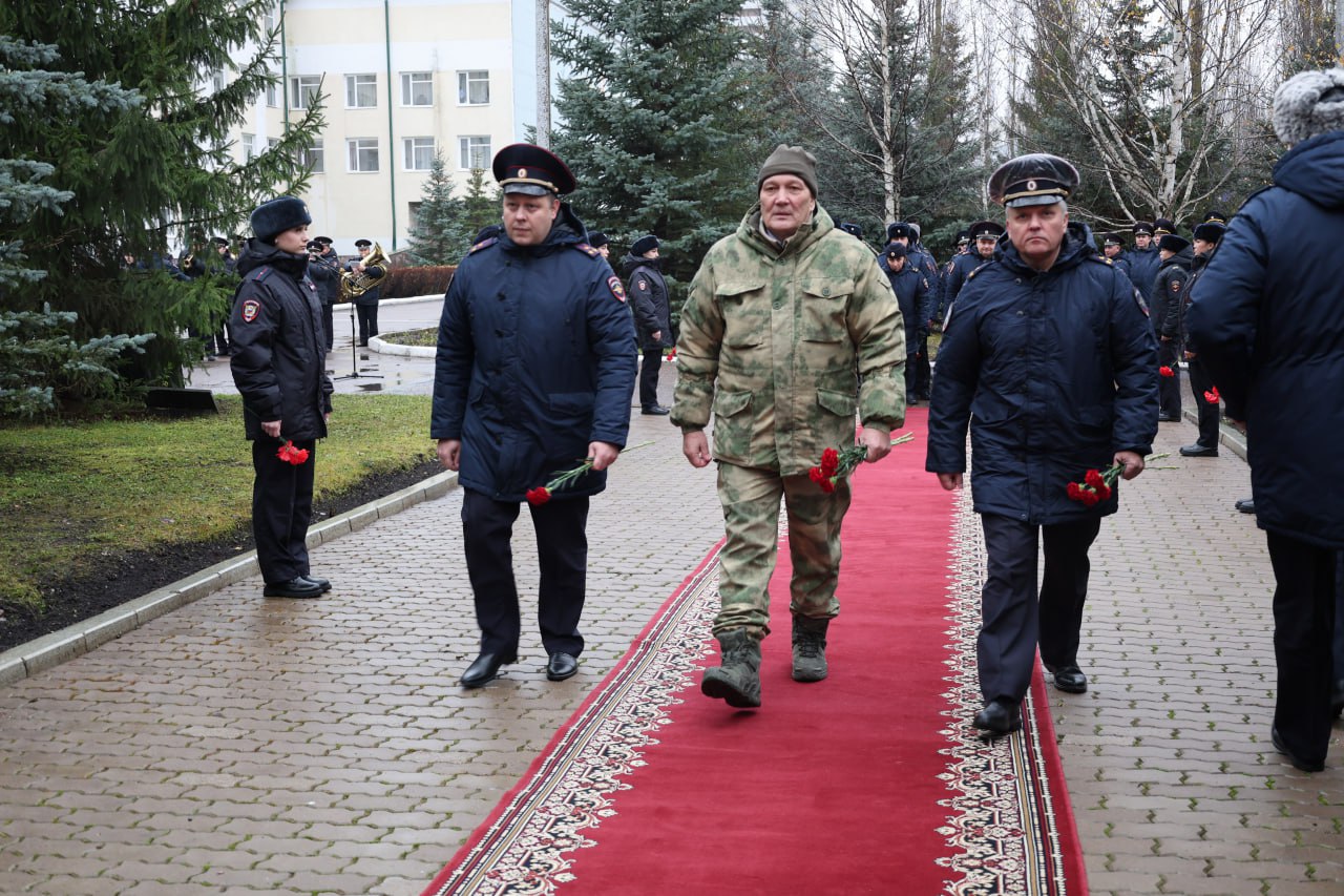 Голосуй за наших!. Поддержите своими голосами участника участкового из города Нефтекамска – участника Всероссийского конкурса МВД РФ «Народный участковый - 2025» Голосуй за наших!. Поддержите своими голосами участника участкового из города Нефтекамска – участника Всероссийского конкурса МВД РФ «Народный участковый - 2025»