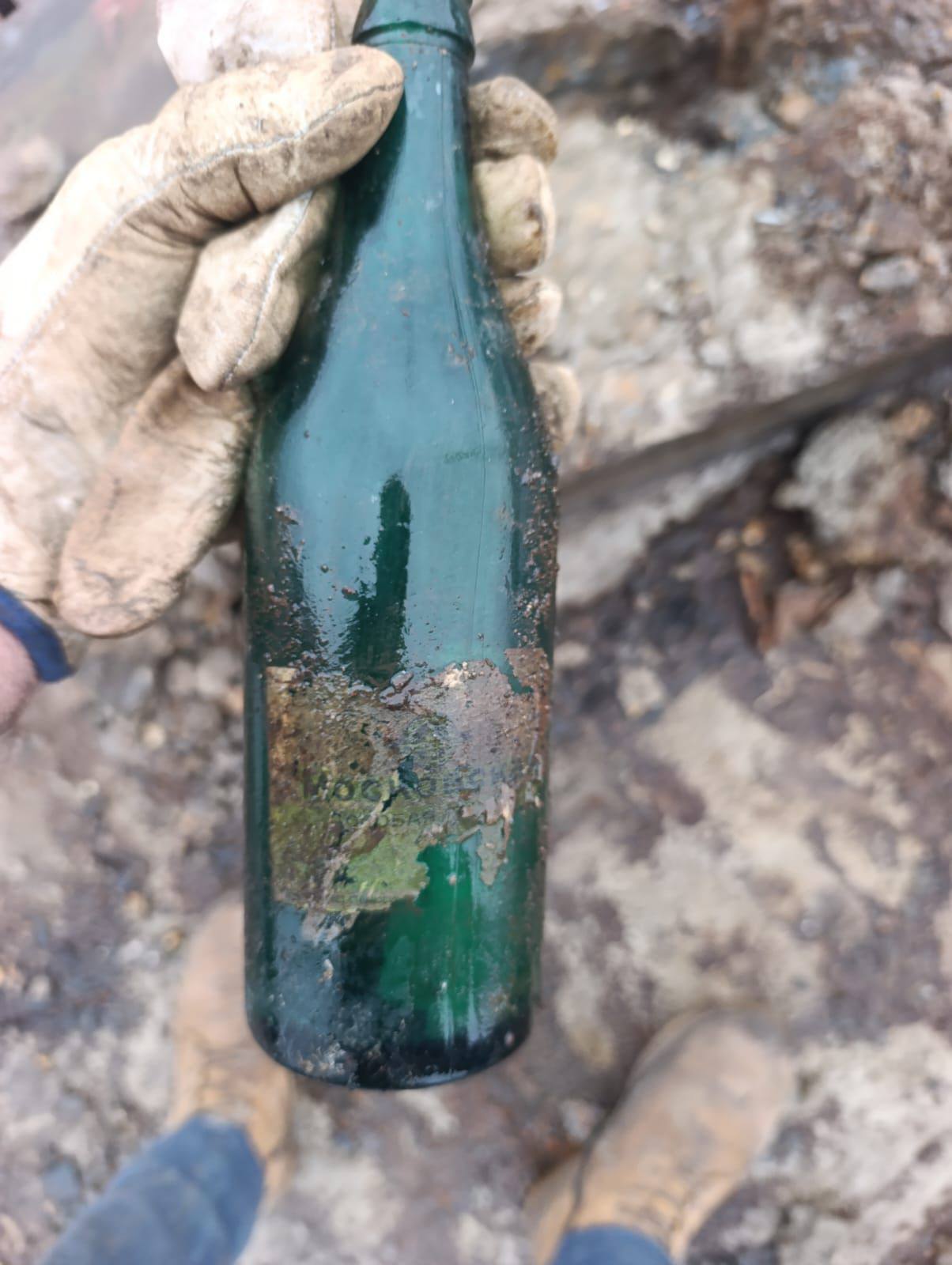 Ратмир Мавлиев: Вот такое послание из прошлого нашли под памятником Салавату Юлаеву)