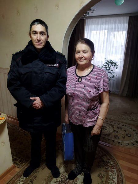 В Краснокамском районе сотрудники полиции посетили семьи погибших коллег