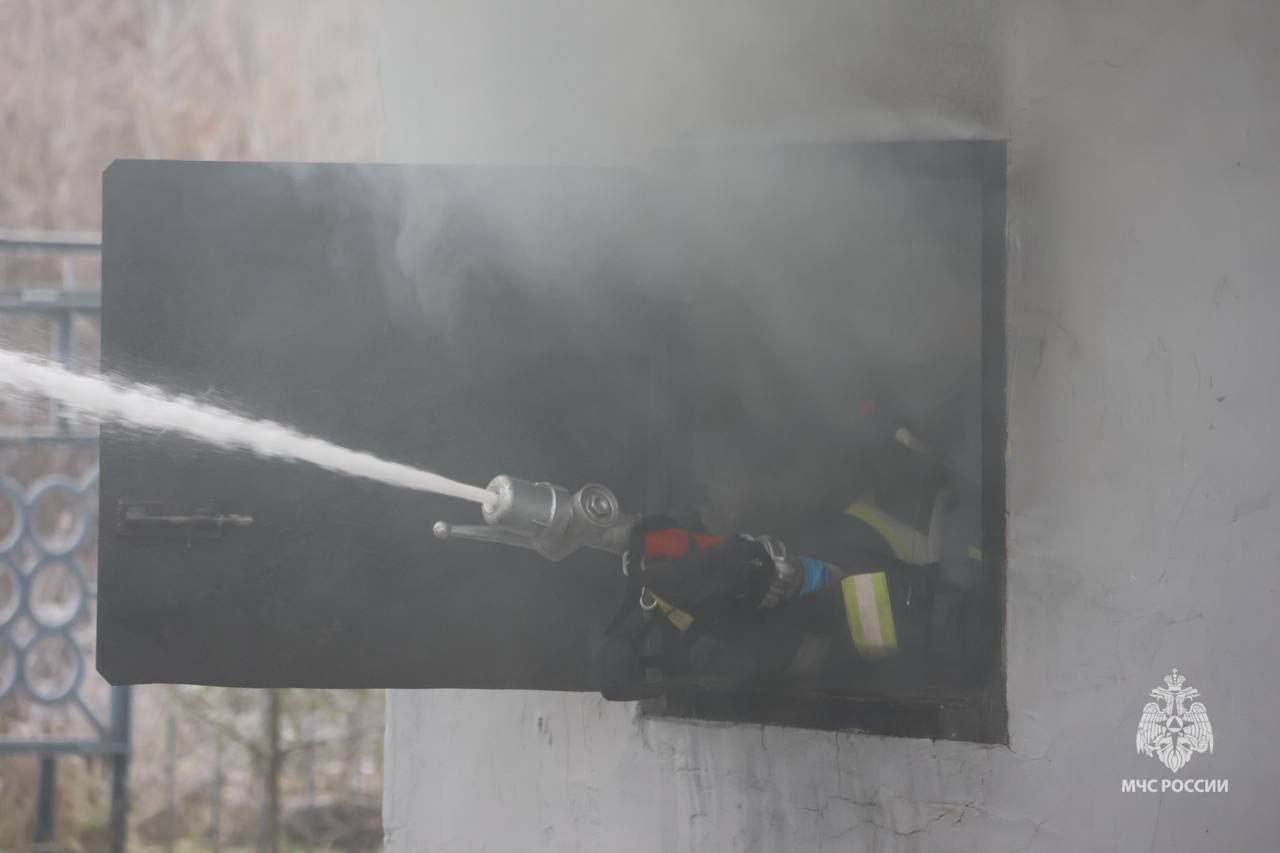 Сильнее всех. На базе пожарно-спасательной части №35 Главного управления сегодня состоялись соревнования по боевому развертыванию среди подразделений пожарной охраны Республики Башкортостан Сильнее всех. На базе пожарно-спасательной части №35 Главного управления сегодня состоялись соревнования по боевому развертыванию среди подразделений пожарной охраны Республики Башкортостан