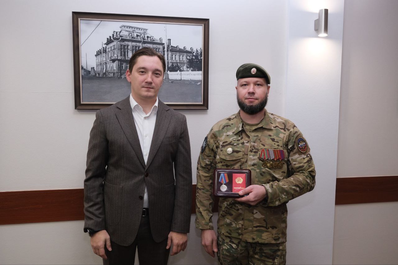 Встретился с военнослужащими добровольческого отряда «Терек» Встретился с военнослужащими добровольческого отряда «Терек»