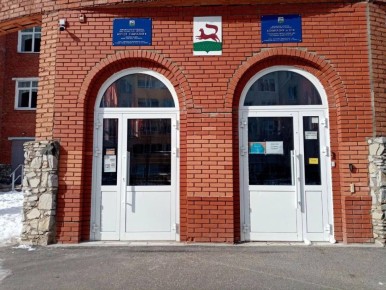 Директора и завуча уфимской гимназии № 121 обвиняют в служебном подлоге — они устроили на работу беременную женщину ради пособий