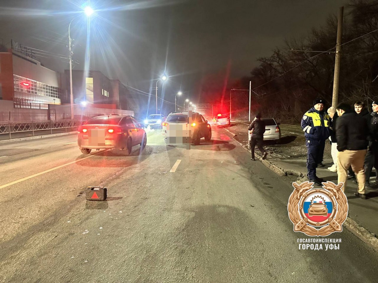 Авария с участием ребёнка. 12 ноября около восьми часов вечера у дома №116/2 по Индустриальному шоссе в Уфе мужчина на «Хёндай Сантафе» сбил несовершеннолетнего пешехода Авария с участием ребёнка. 12 ноября около восьми часов вечера у дома №116/2 по Индустриальному шоссе в Уфе мужчина на «Хёндай Сантафе» сбил несовершеннолетнего пешехода