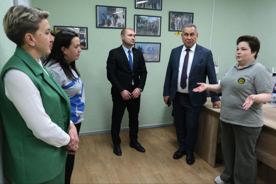 Глава администрации Стерлитамака Эмиль Шаймарданов, Герой России Денис Чернавин, депутат Госсобрания-Курултая РБ Эльвира Мацкевич, руководитель Регионального исполкома «Единой России» Руслан Насретдинов и глава администрации...