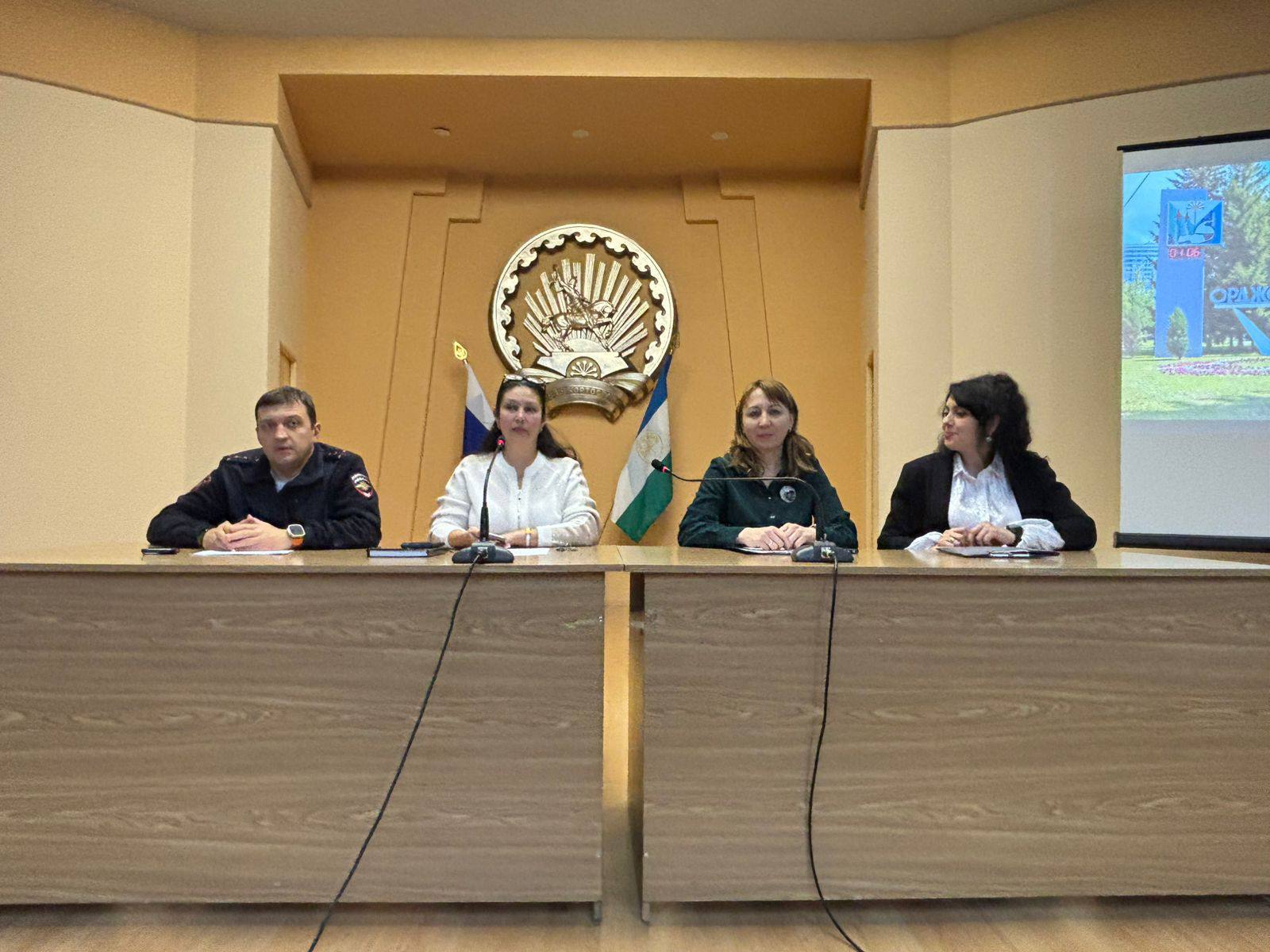 Сотрудники Госавтоинспекции Уфы принимают участия в широкомасштабных районных родительских собраниях Сотрудники Госавтоинспекции Уфы принимают участия в широкомасштабных районных родительских собраниях