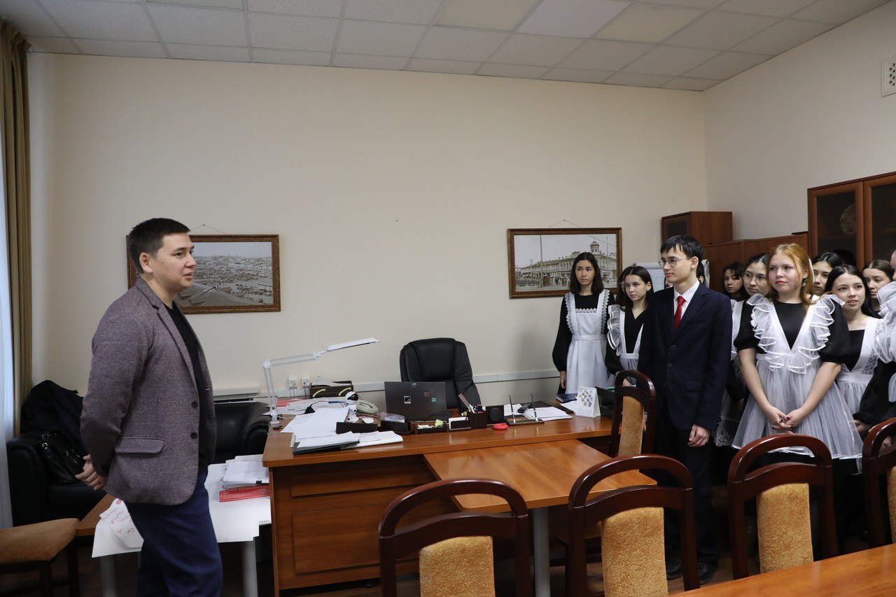 Знакомство с мэрией: лицей №136 Знакомство с мэрией: лицей №136