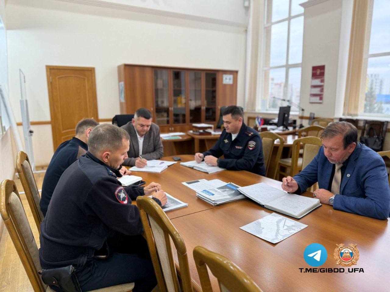 Сегодня по инициативе Госавтоинспекции Уфы в Управлении коммунального хозяйства состоялся круглый стол, посвящённый безопасности пешеходов Сегодня по инициативе Госавтоинспекции Уфы в Управлении коммунального хозяйства состоялся круглый стол, посвящённый безопасности пешеходов