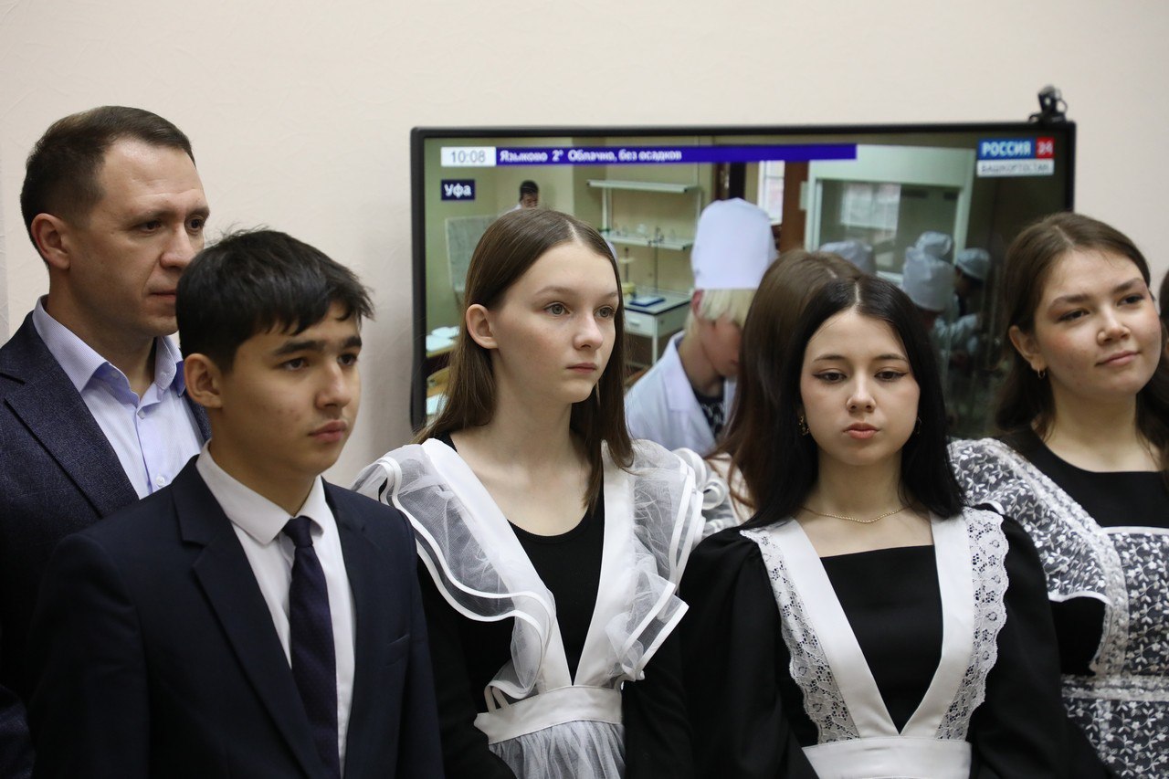 Знакомство с мэрией: лицей №136 Знакомство с мэрией: лицей №136