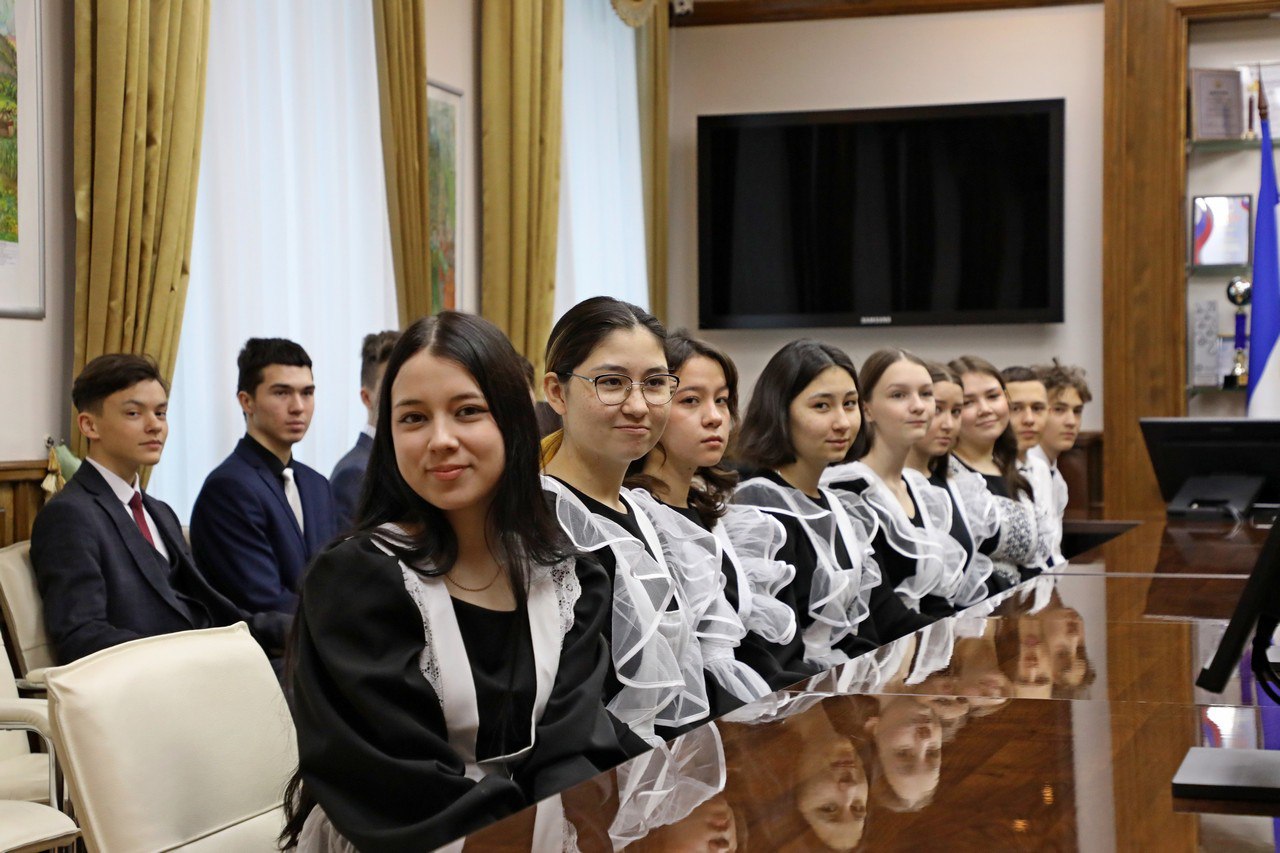 Знакомство с мэрией: лицей №136 Знакомство с мэрией: лицей №136