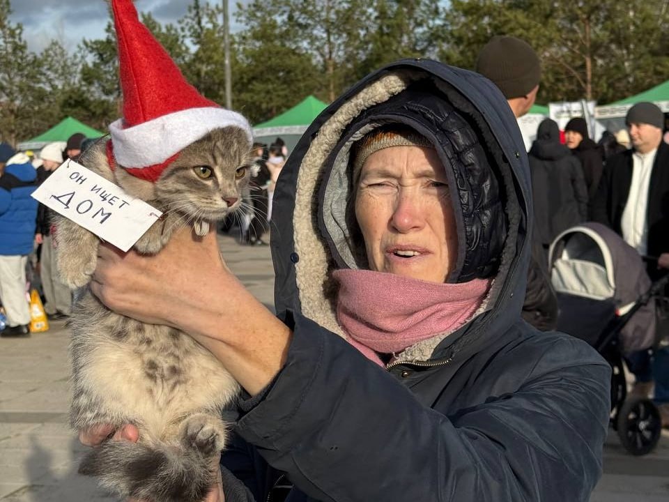 Друг в беде не бросит. 15 ноября в Уфе прошла десятая благотворительно-просветительская акция «Ищу человека» Она проводится ежемесячно по инициативе мэра Уфы Ратмира Мавлиева в рамках проекта «Уфа добрая» Площадкой стал парк... Друг в беде не бросит. 15 ноября в Уфе прошла десятая благотворительно-просветительская акция «Ищу человека» Она проводится ежемесячно по инициативе мэра Уфы Ратмира Мавлиева в рамках проекта «Уфа добрая» Площадкой стал парк...