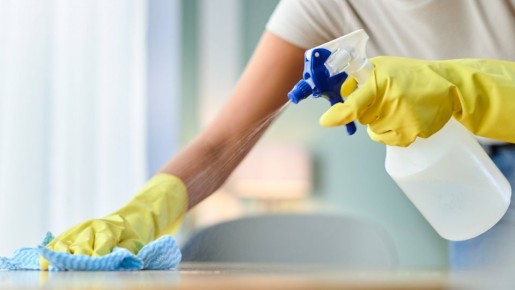 Эту ошибку при уборке совершают почти все: не удивляйтесь, что наутро дом весь в пыли