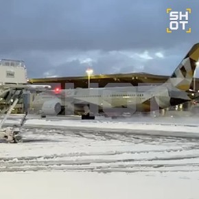 Около 40 рейсов задержано в аэропорту Санкт-Петербурга на фоне мощного снегопада