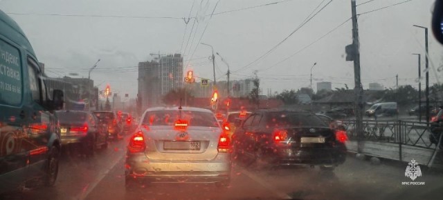 Осень несёт в себе много опасностей, связанных с непогодой, туманами и дождями