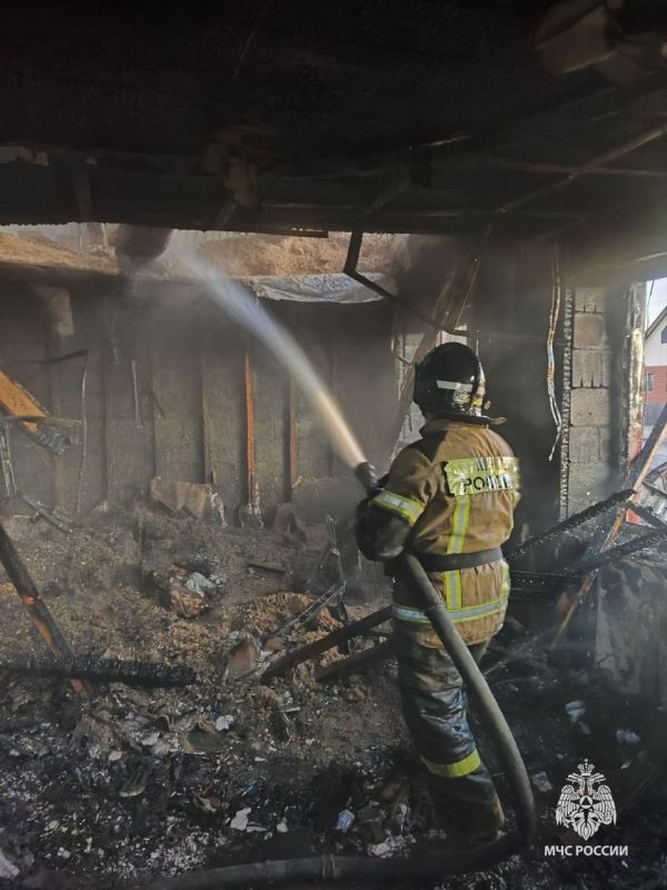 В доме многодетной семьи в Кигинском районе ночью произошел пожар