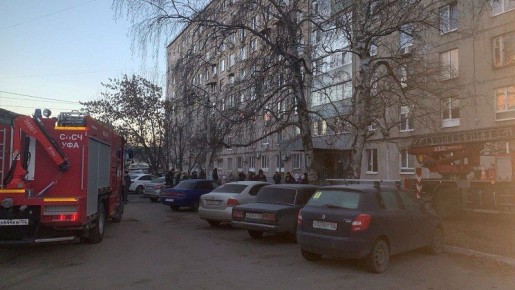 Эвакуировали жильцов. В Уфе на улице Ферина произошел пожар в 9-этажном жилом доме