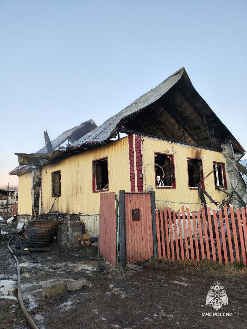 В доме многодетной семьи в Кигинском районе ночью произошел пожар В доме многодетной семьи в Кигинском районе ночью произошел пожар