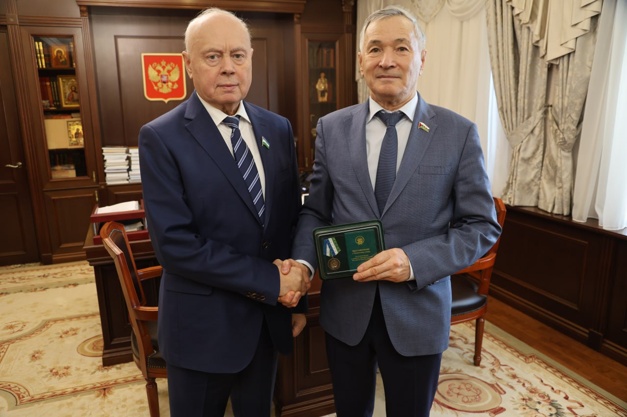 Константин Толкачев обсудил развитие парламентских связей с Председателем Тюменской областной Думы Фуатом Сайфитдиновым Константин Толкачев обсудил развитие парламентских связей с Председателем Тюменской областной Думы Фуатом Сайфитдиновым