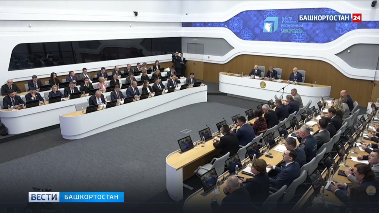 Радий Хабиров о прямой линии: более шести тысяч жалоб находятся в работе