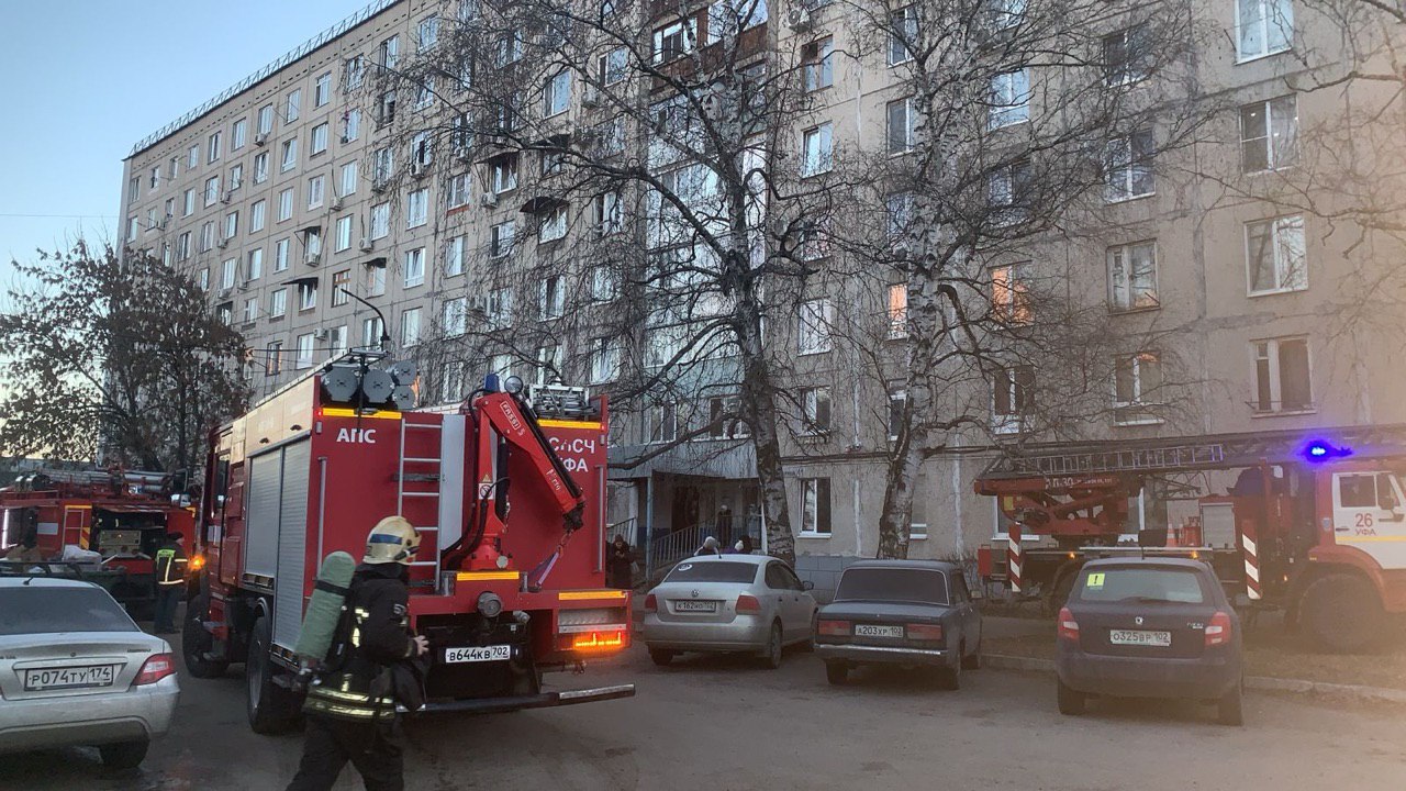 Семерых спасли и 50 человек эвакуировали во время пожара в Уфе огнеборцы МЧС России Семерых спасли и 50 человек эвакуировали во время пожара в Уфе огнеборцы МЧС России
