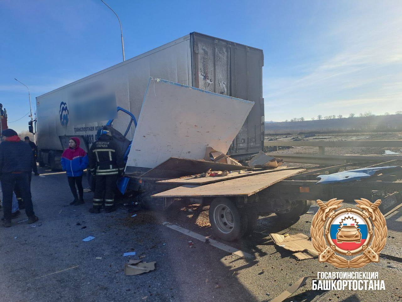 Водителя «Газели» зажало в кабине