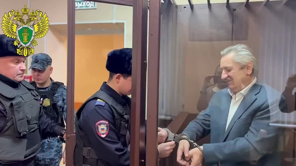 Прокурор запросил 14 лет тюрьмы бывшему вице-премьеру РБ за взятку в 37 миллионов рублей