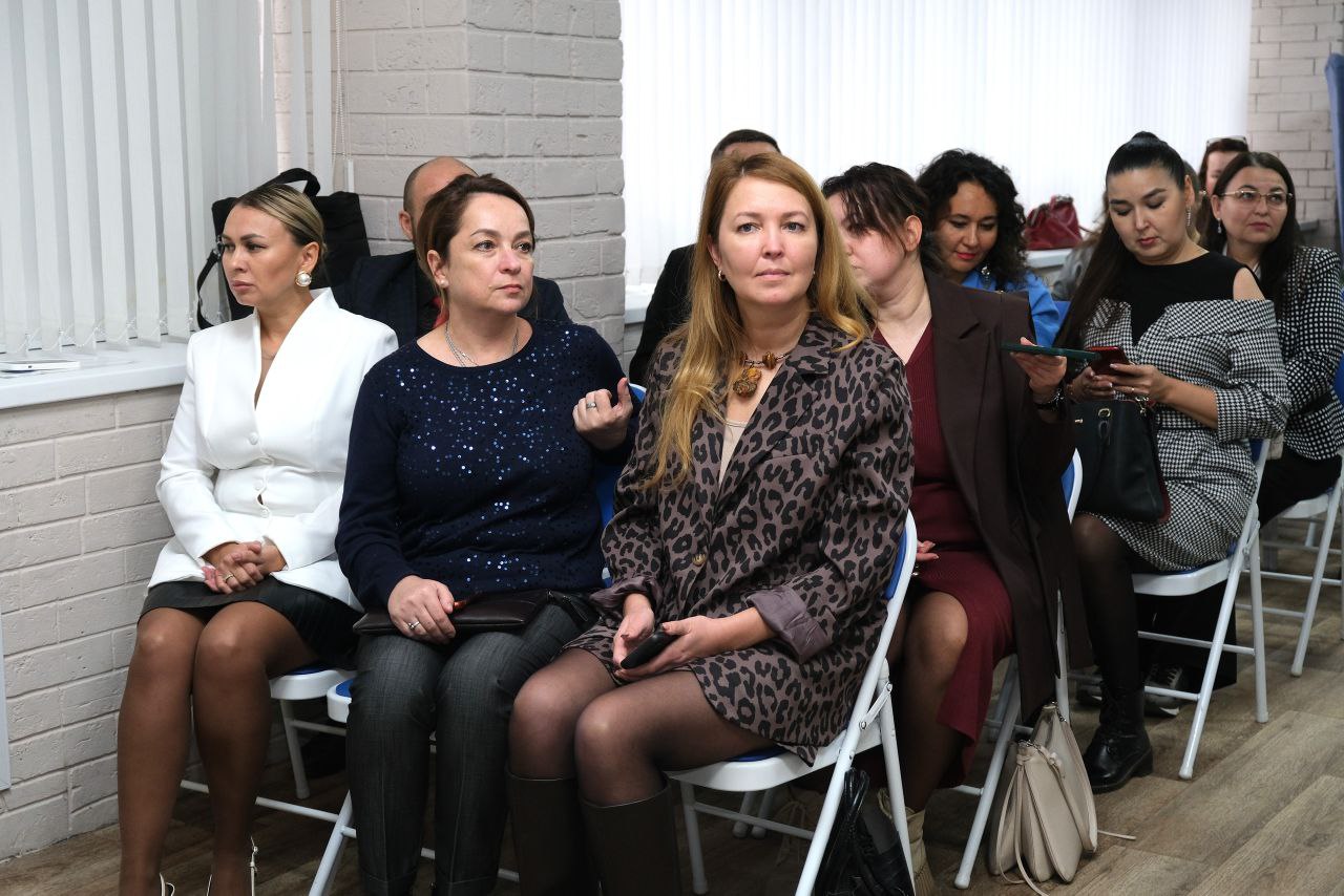 Глава администрации провёл рабочую встречу с предпринимателями Глава администрации провёл рабочую встречу с предпринимателями