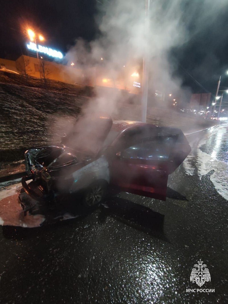 За сутки сгорели два автомобиля