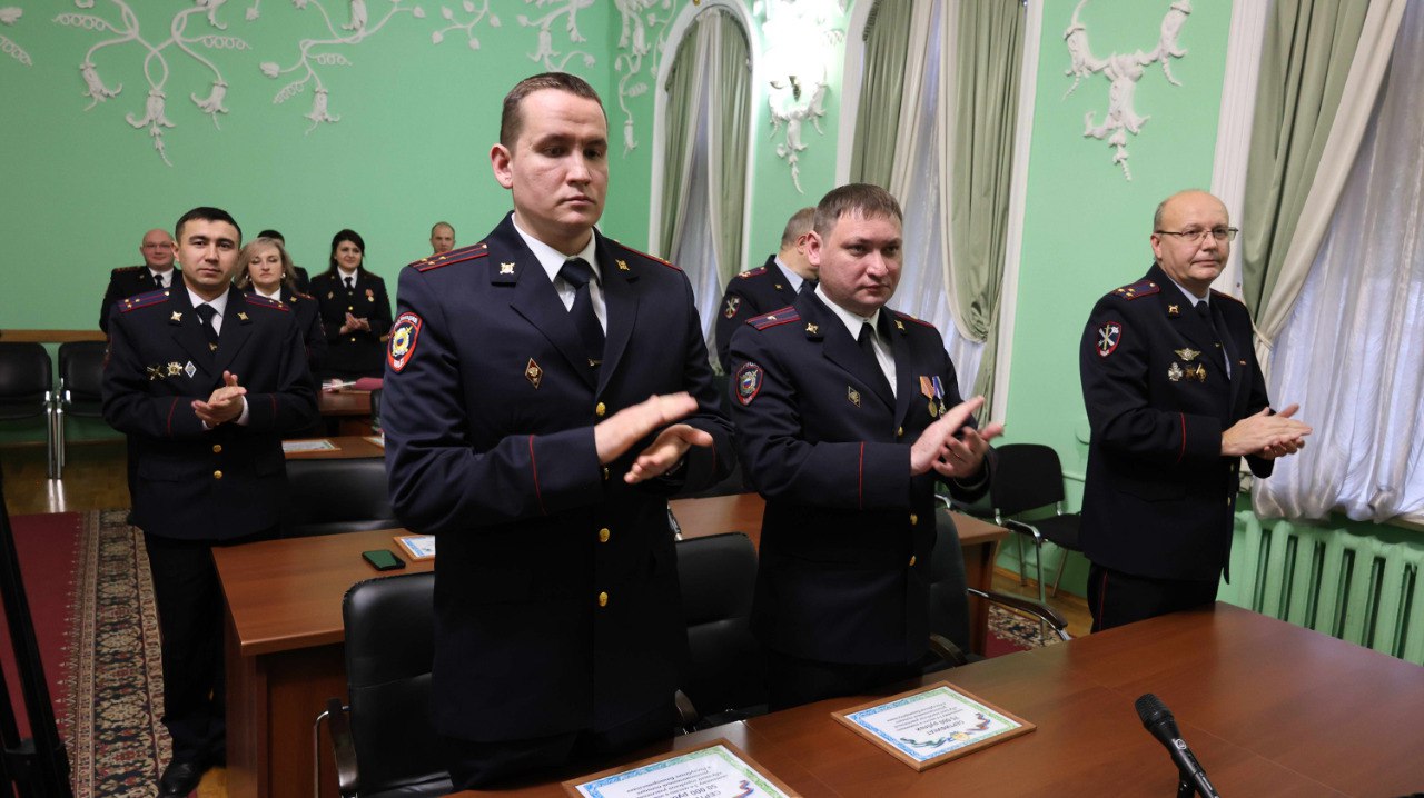 Сегодня в МВД по Республике Башкортостан наградили лучших участковых уполномоченных полиции Сегодня в МВД по Республике Башкортостан наградили лучших участковых уполномоченных полиции