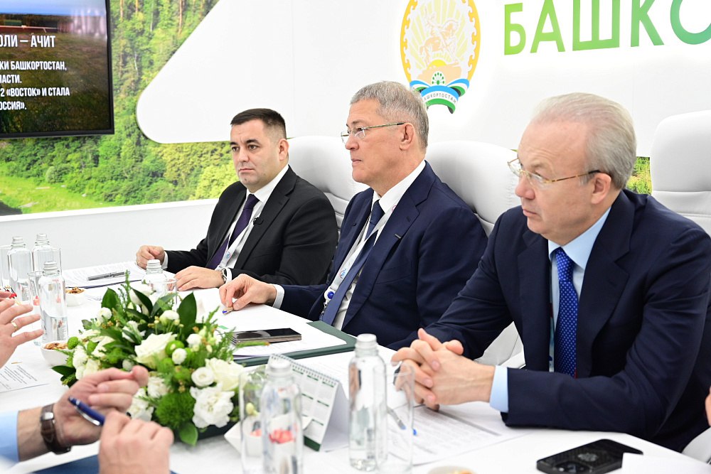 Радий Хабиров и руководитель Ространснадзора Виктор Гулин обсудили развитие системы весогабаритного контроля в Башкортостане Радий Хабиров и руководитель Ространснадзора Виктор Гулин обсудили развитие системы весогабаритного контроля в Башкортостане