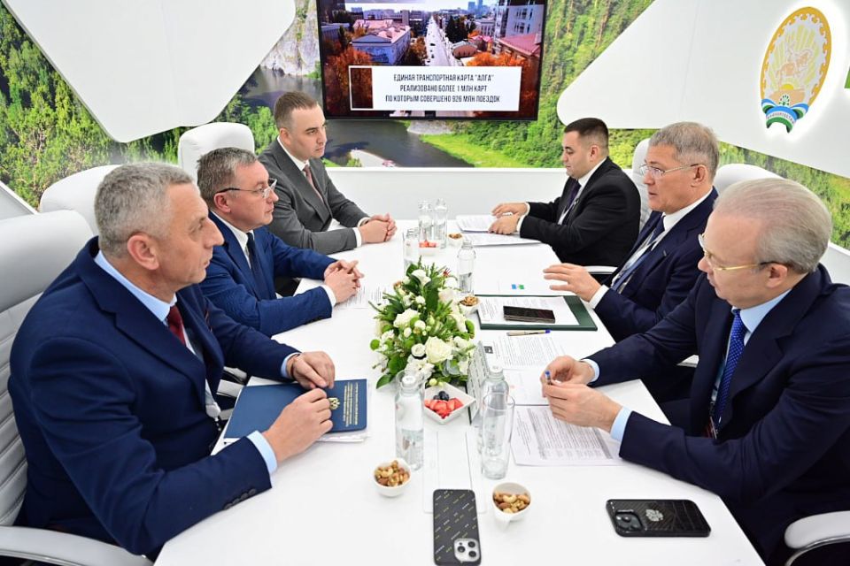 Радий Хабиров и руководитель Ространснадзора Виктор Гулин обсудили развитие системы весогабаритного контроля в Башкортостане