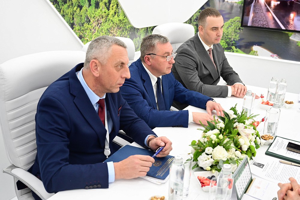 Радий Хабиров и руководитель Ространснадзора Виктор Гулин обсудили развитие системы весогабаритного контроля в Башкортостане Радий Хабиров и руководитель Ространснадзора Виктор Гулин обсудили развитие системы весогабаритного контроля в Башкортостане