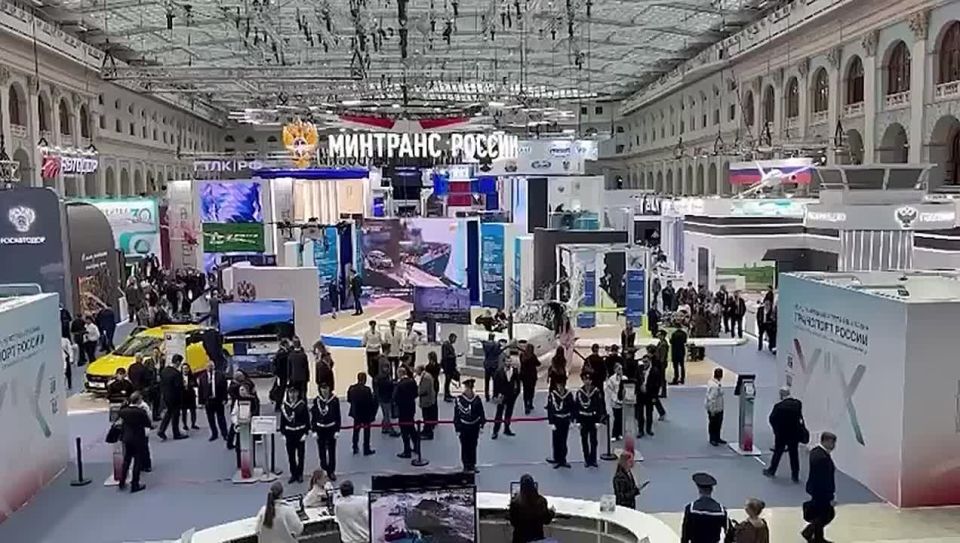 Андрей Назаров подвел итоги работы на «Транспортной неделе» за предыдущий день и поделился планами относительно развития транспортной инфраструктуры Башкортостана