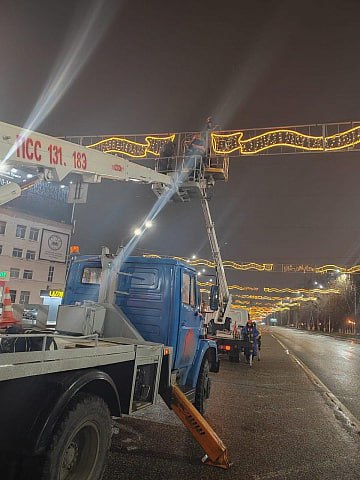 Уфу украсит 18 км гирлянд. Работы уже ведутся на улицах 50-летия Октября и Сочинской Уфу украсит 18 км гирлянд. Работы уже ведутся на улицах 50-летия Октября и Сочинской