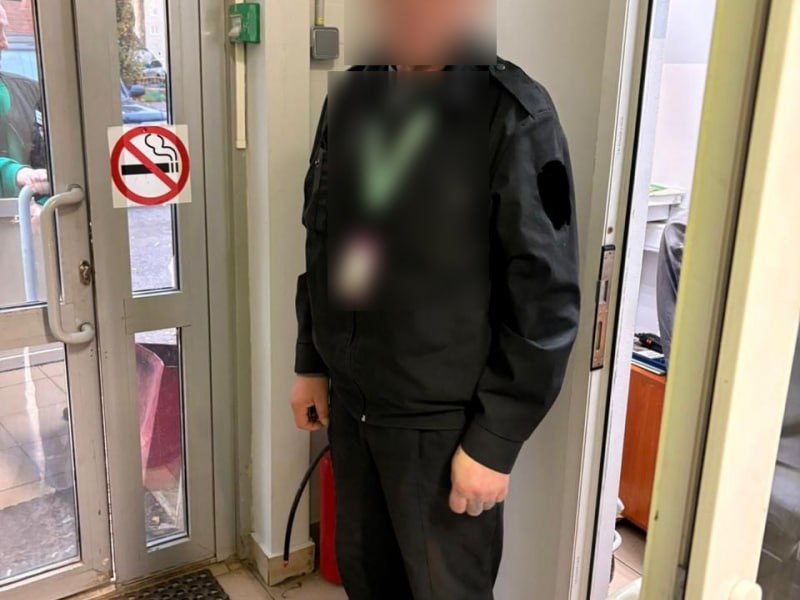 Охранник ограбил свою коллегу