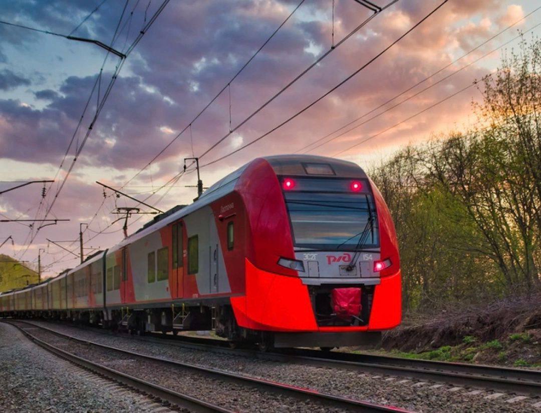 Андрей Назаров присоединился к поздравлению тех, кто связан с транспортной отраслью, и подчеркнул ее значимость Андрей Назаров присоединился к поздравлению тех, кто связан с транспортной отраслью, и подчеркнул ее значимость