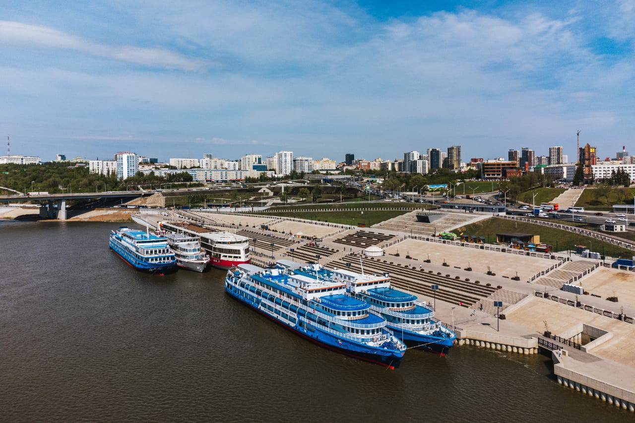 Андрей Назаров присоединился к поздравлению тех, кто связан с транспортной отраслью, и подчеркнул ее значимость Андрей Назаров присоединился к поздравлению тех, кто связан с транспортной отраслью, и подчеркнул ее значимость