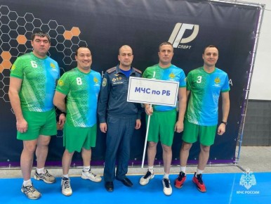 Команда Главного управления МЧС России по Республике Башкортостан принимает участие в республиканской Ночной волейбольной лиге