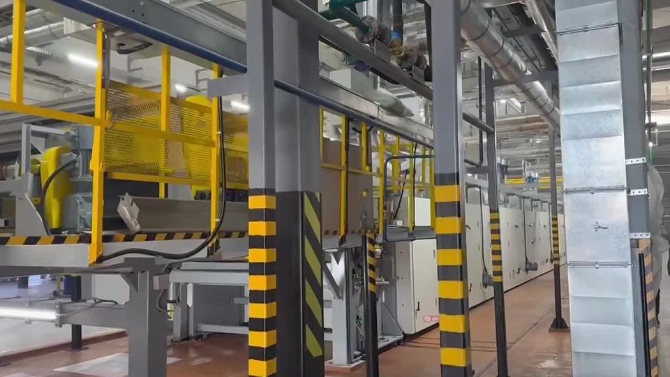 Андрей Назаров поделился видео из рабочей поездки в Нефтекамск, где посетил важное для города предприятие — «АллМат»