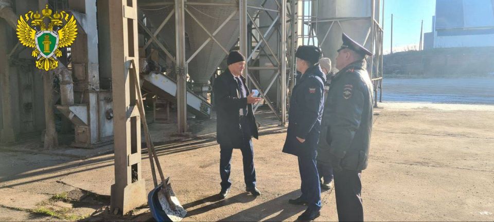 Прокуратура организовала проверку по факту гибели двоих работников сельхозпредприятия в Чекмагушевском районе