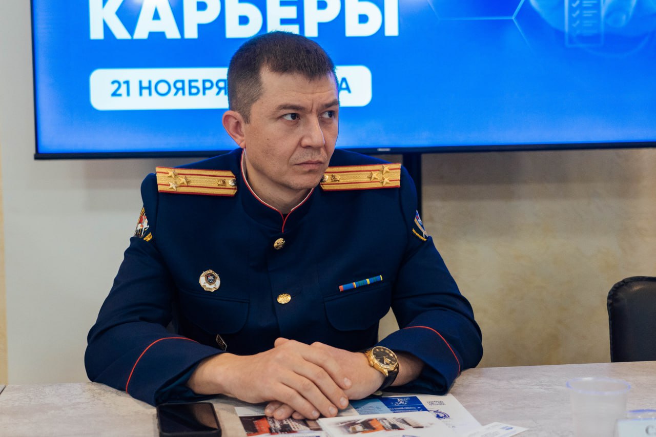 Руководитель отдела кадров следственного управления принял участие в Дне карьеры в Саратовской государственной юридической академии Руководитель отдела кадров следственного управления принял участие в Дне карьеры в Саратовской государственной юридической академии