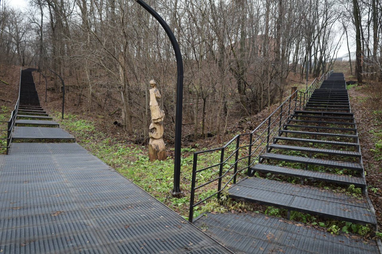 В Уфе обустроили новую пешеходную дорожку от ул. Менделеева к смотровой площадке «Караидельской тропы» Уфимского Ожерелья В Уфе обустроили новую пешеходную дорожку от ул. Менделеева к смотровой площадке «Караидельской тропы» Уфимского Ожерелья
