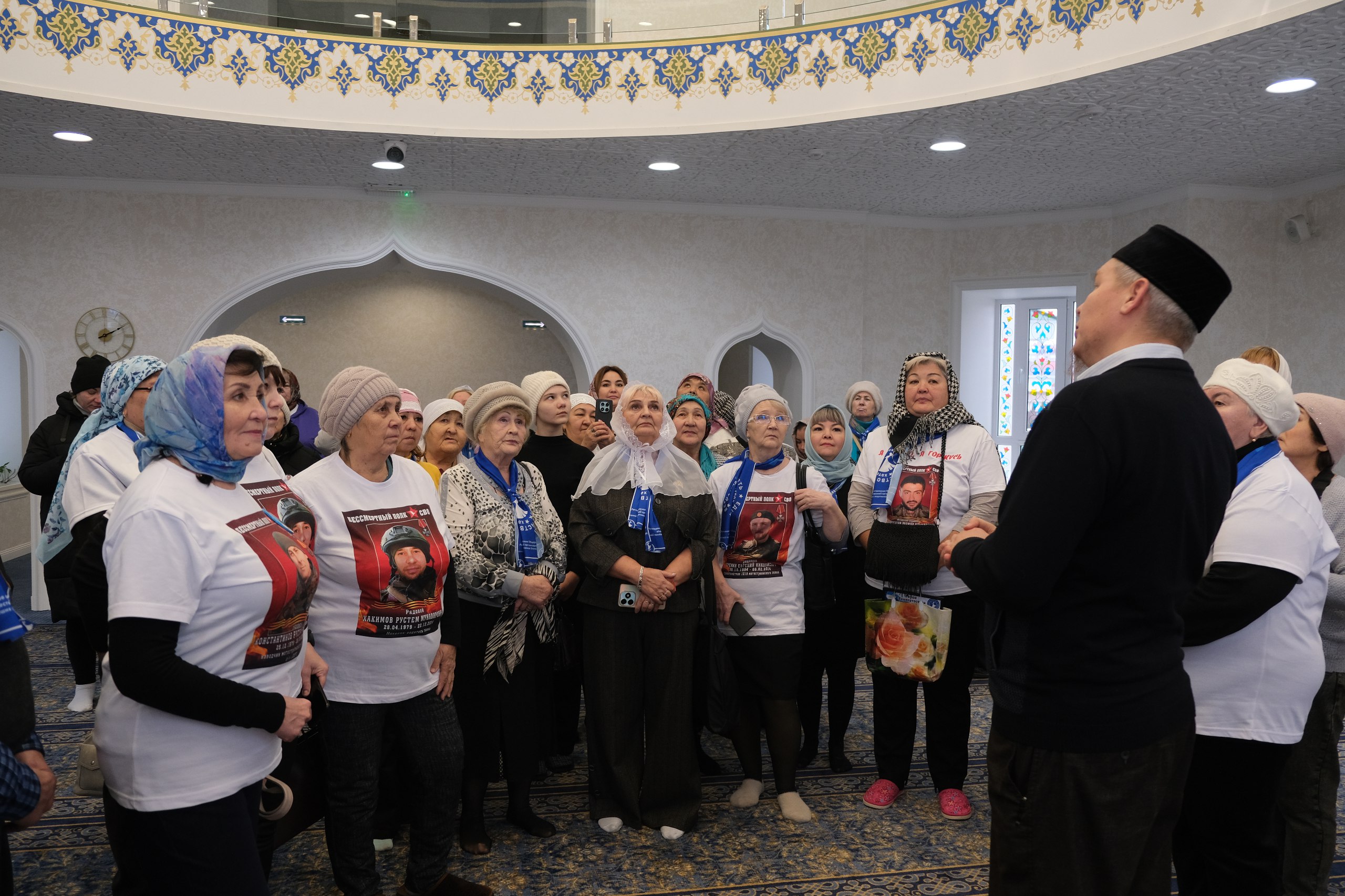 Сегодня Стерлитамак вместе с руководителем республиканского филиала Государственного фонда поддержки участников СВО «Защитники Отечества» Гульнур Кульсариной и мамой Героя России Максима Владимировича Серафимова, Алиной... Сегодня Стерлитамак вместе с руководителем республиканского филиала Государственного фонда поддержки участников СВО «Защитники Отечества» Гульнур Кульсариной и мамой Героя России Максима Владимировича Серафимова, Алиной...