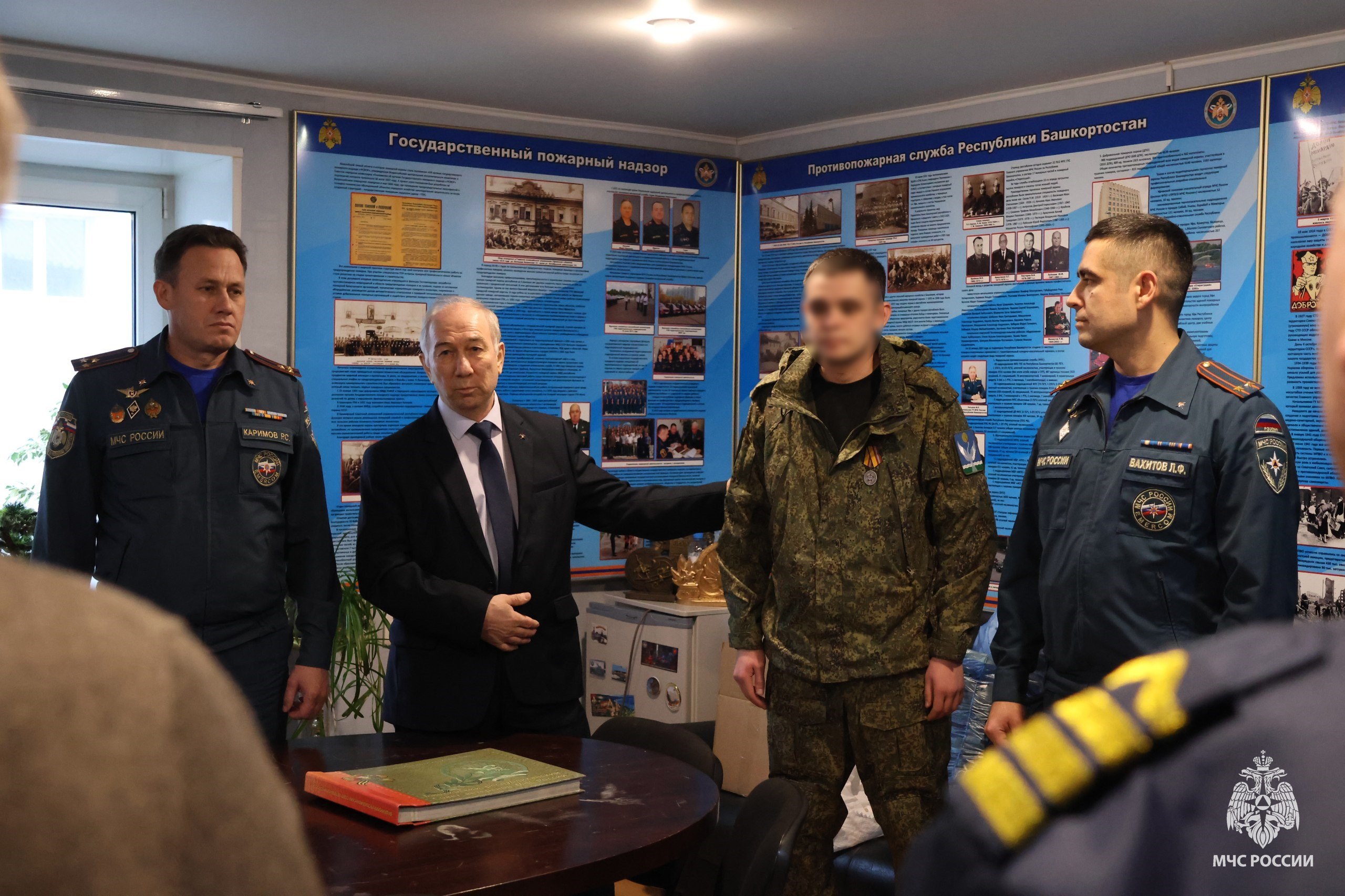 После двух недель отпуска в зону СВО возвращается наш пожарный, боец с позывным "Борз" После двух недель отпуска в зону СВО возвращается наш пожарный, боец с позывным "Борз"